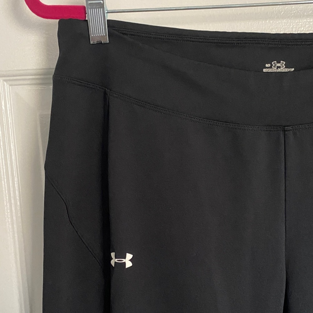 Under Armour Women's Athletic Black Cropped Yoga Pants